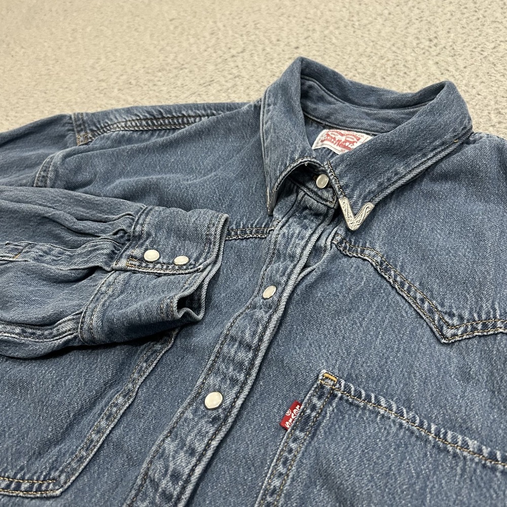 Levis Shirt Womens Extra Large Blue Denim Pearl Snap Western Cowgirl Pockets